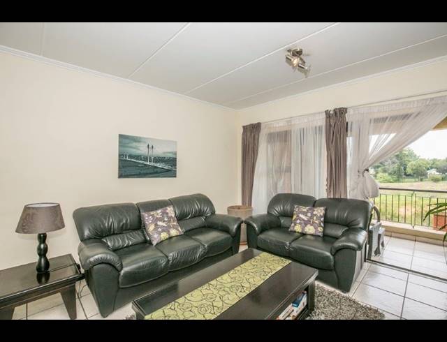 2 BEDROOM HOUSE FOR SALE IN SUNNINGHILL